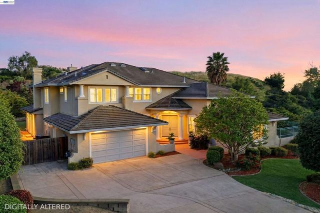 48564 Avalon Heights Ter, Fremont
