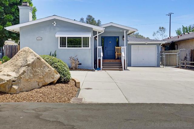 14319 Old Community Rd, Poway