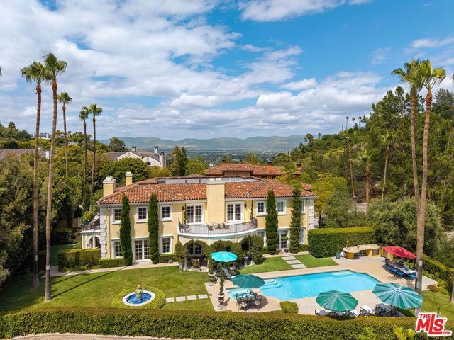 13935 Durham Road, Beverly Hills