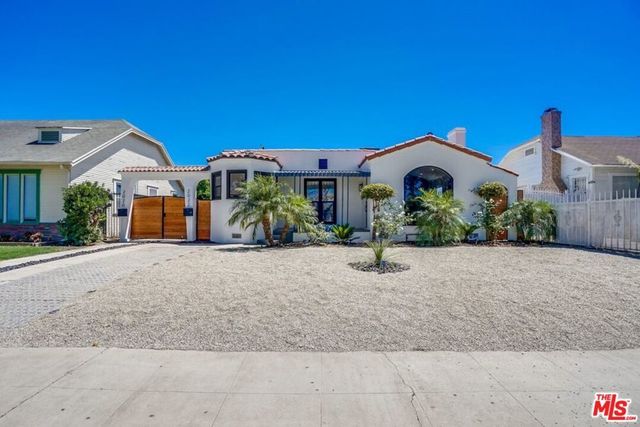 2022 W 77th Street, Los Angeles