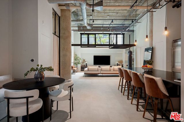 330 W 11th Street # 104, Los Angeles
