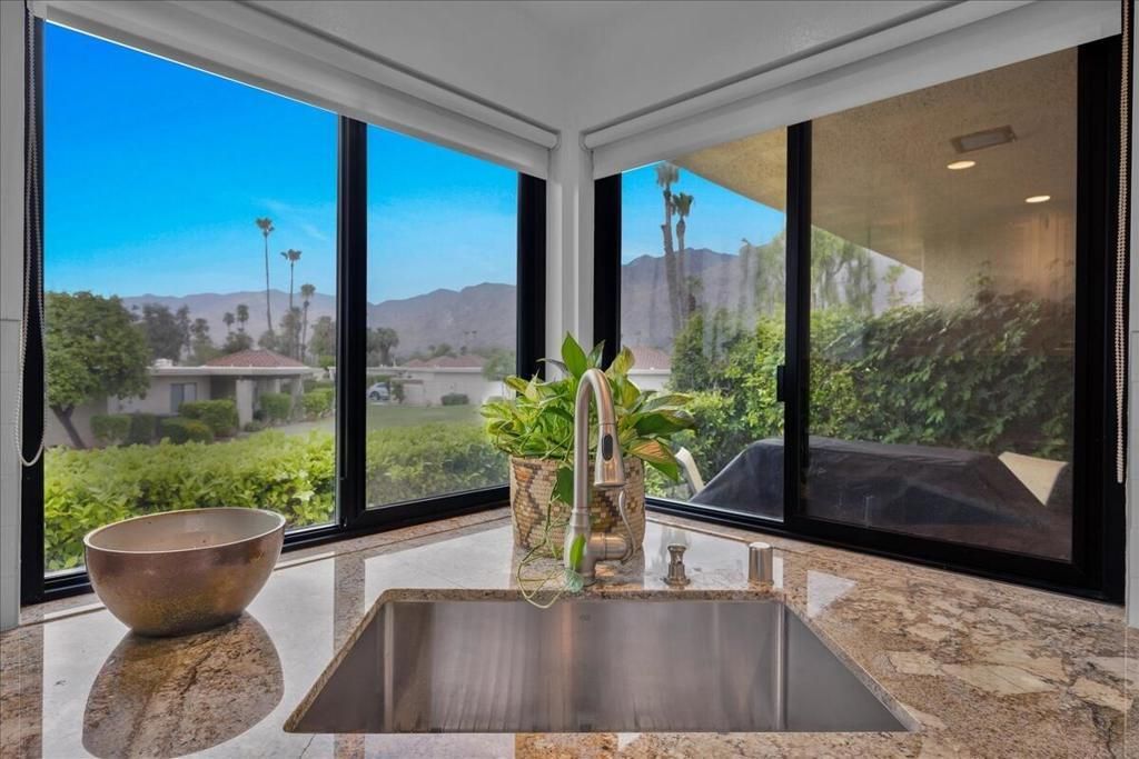 737 N Madrid Circle, Palm Springs