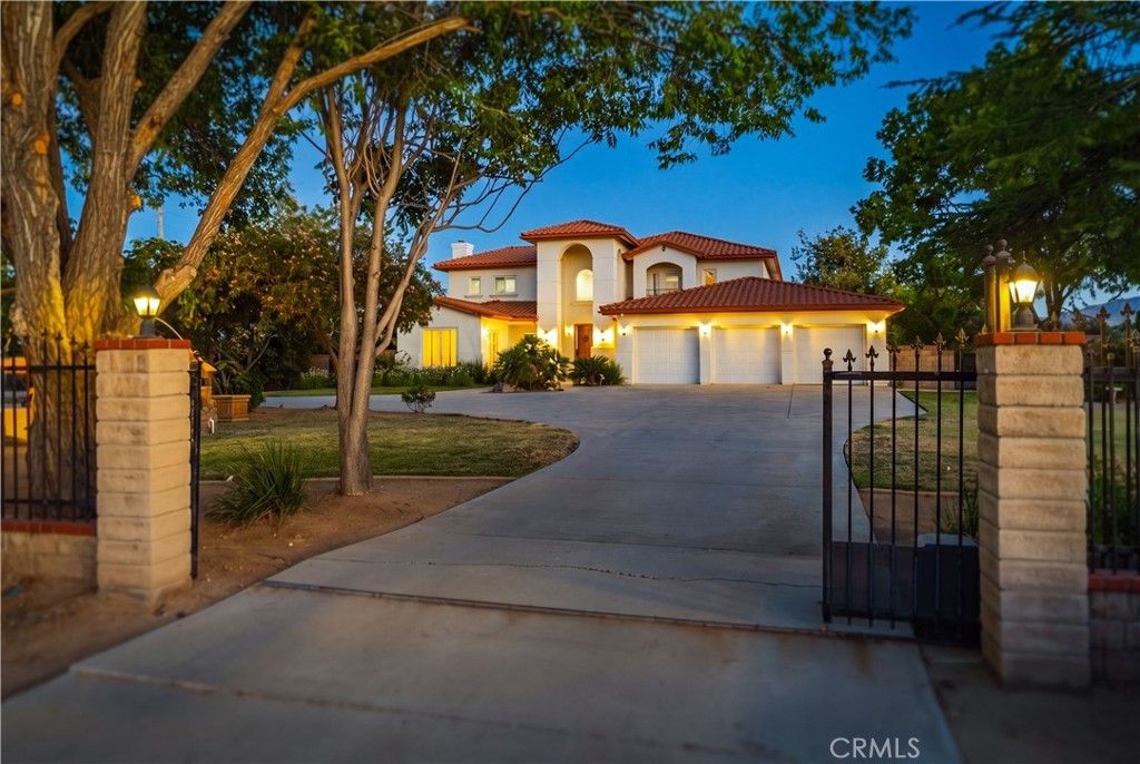2020 W Avenue N, Palmdale