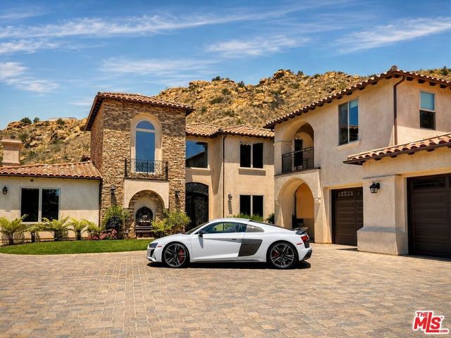 47 Buckskin Road, Bell Canyon