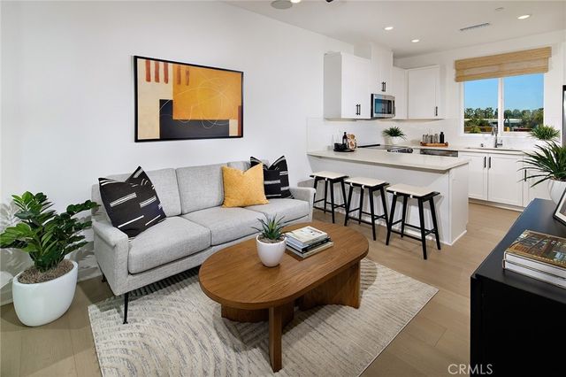1425 E Via Acero, Placentia