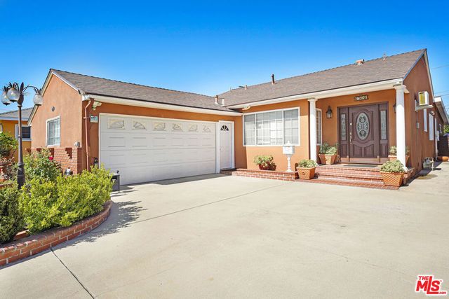 7523 N Ontario Street, Burbank