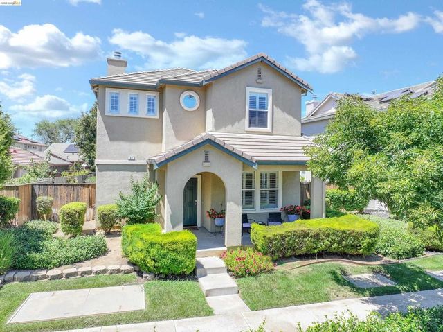 97 Lexington St, Brentwood
