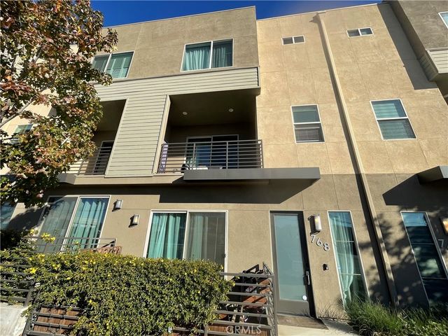 768 Central, Upland