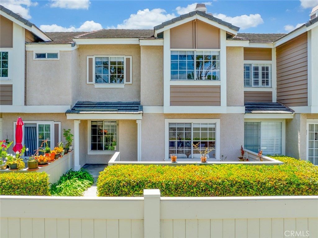 56 Christamon S, Irvine