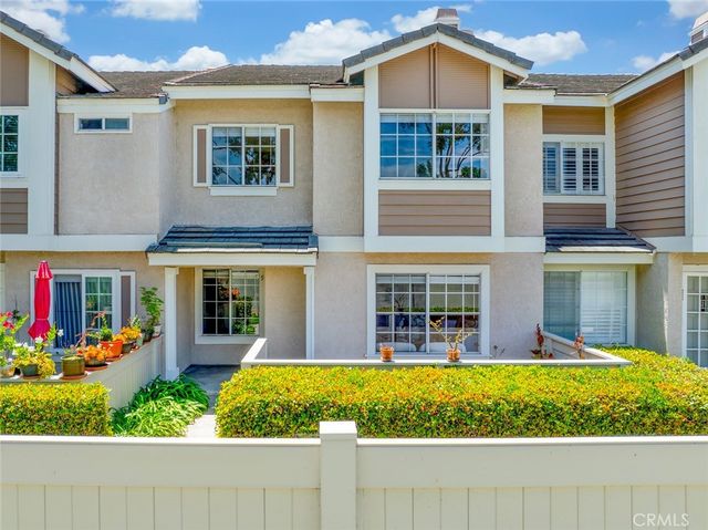 56 Christamon S, Irvine