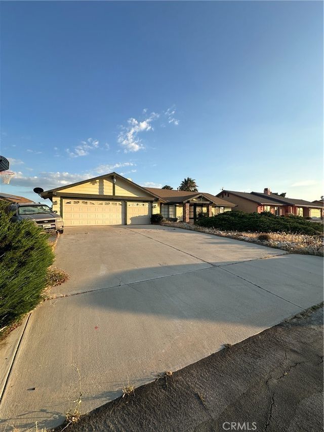 12581 Sunset Road, Victorville