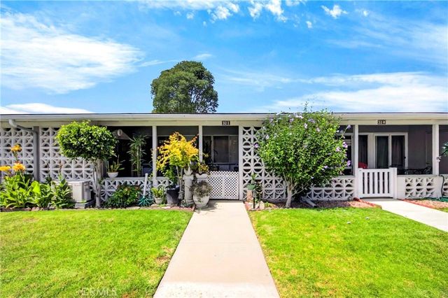 13730 Annandale Drive # 32-i, Seal Beach