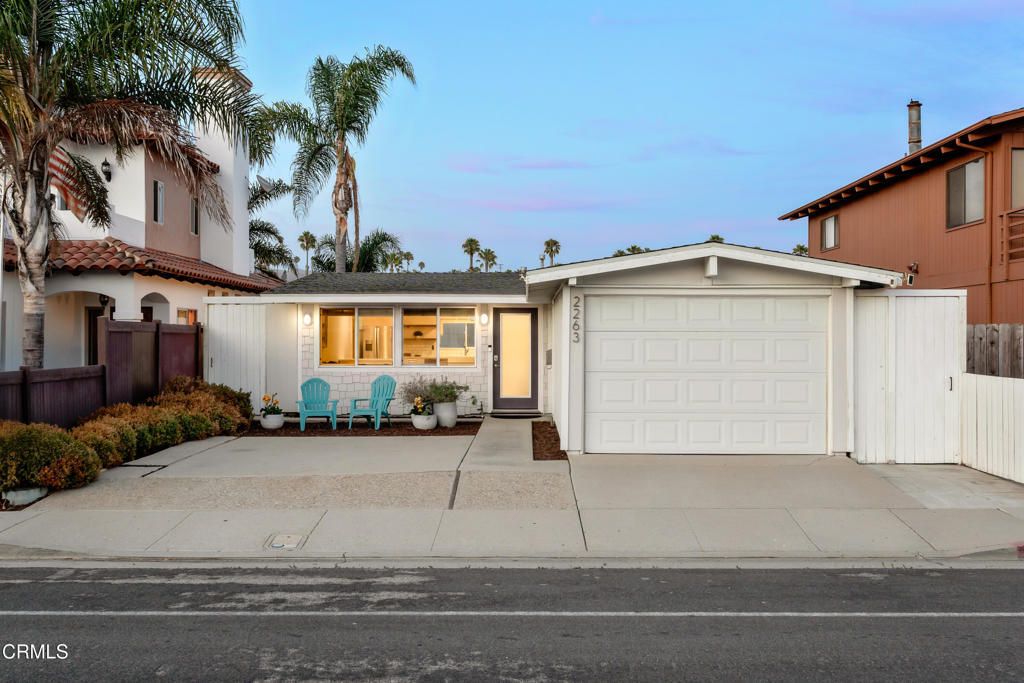 2263 Pierpont Boulevard, Ventura