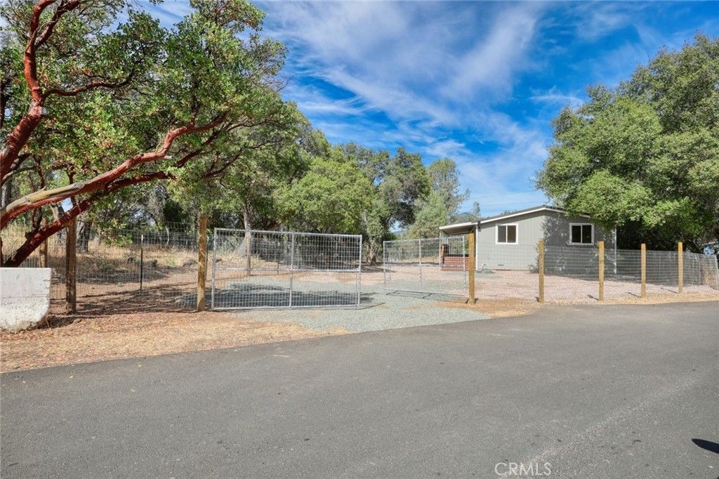 3304 Toyon, Clearlake