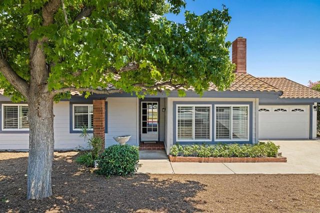 10241 Pebble Beach Dr, Santee