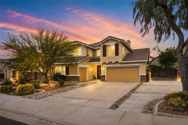 26352 Palm Tree, Murrieta