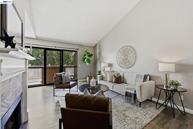 37200 Meadowbrook Cmn # 203, Fremont