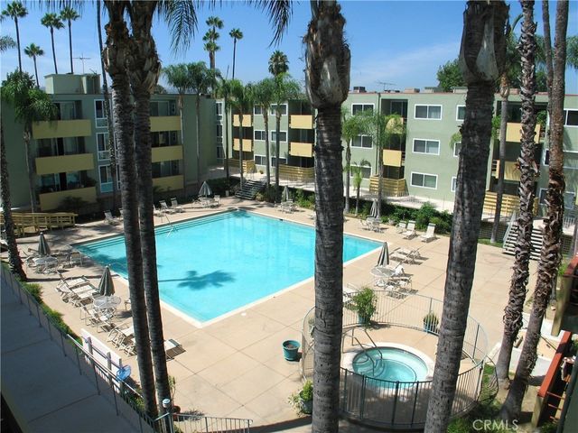 4915 Tyrone # 221, Sherman Oaks