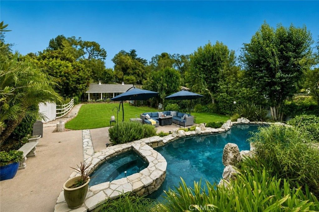 24 Buckskin Lane, Rolling Hills Estates
