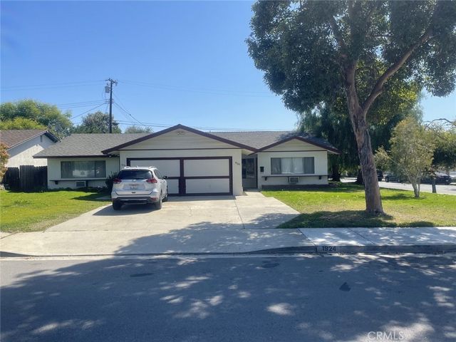 1924 Bobolink Way, Pomona