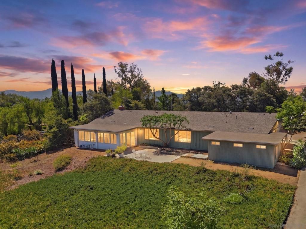 133 La Cresta Heights Rd, El Cajon