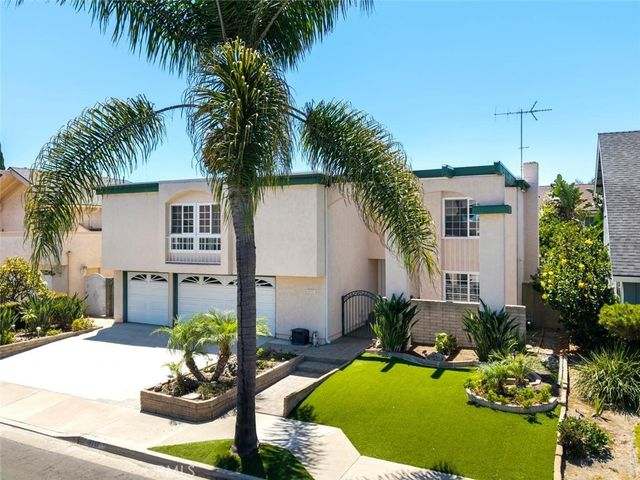 9717 Avenida Monterey, Cypress