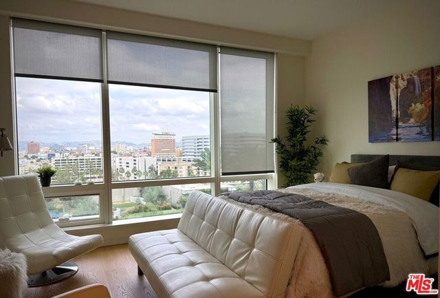 877 S Francisco Street # 1220, Los Angeles
