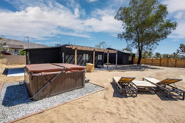 7438 Deer Trail, Yucca Valley