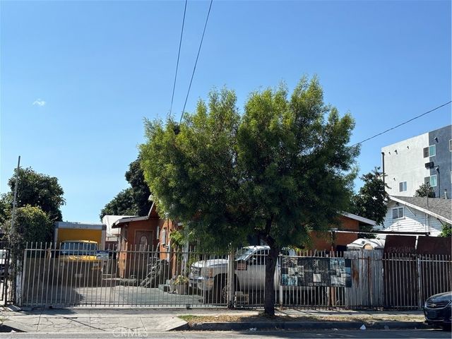 10821 Compton, Los Angeles