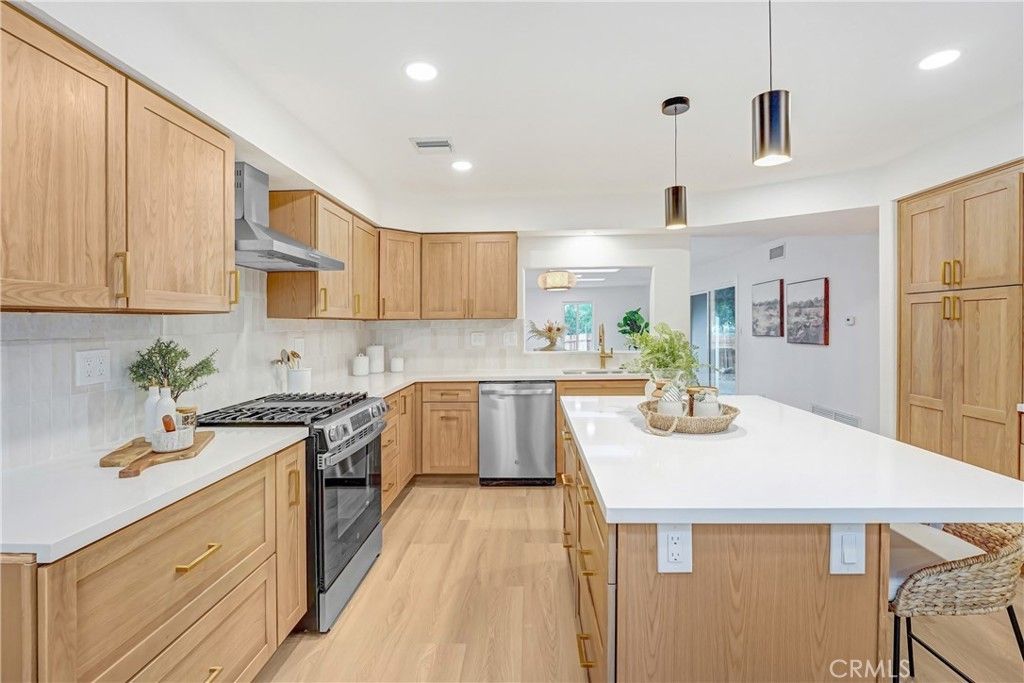 22323 Miranda Street, Woodland Hills