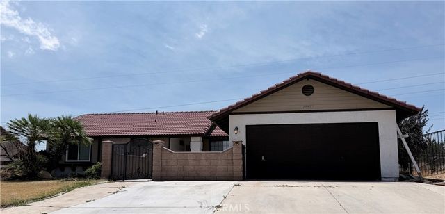 15477 Via Bahia, Hesperia