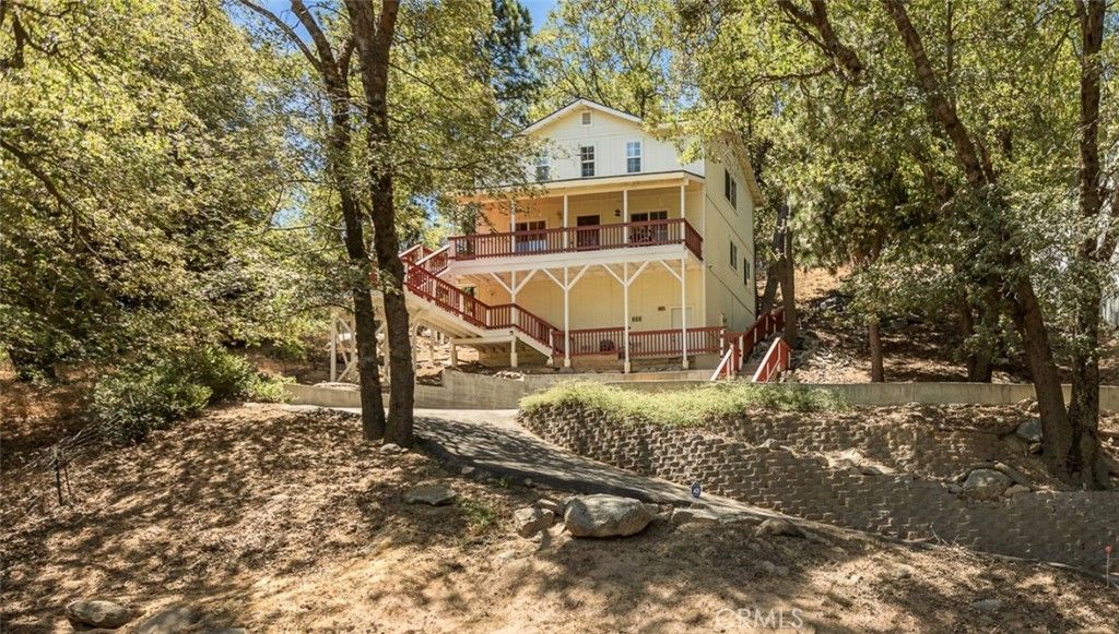 24071 Fern Glen, Crestline