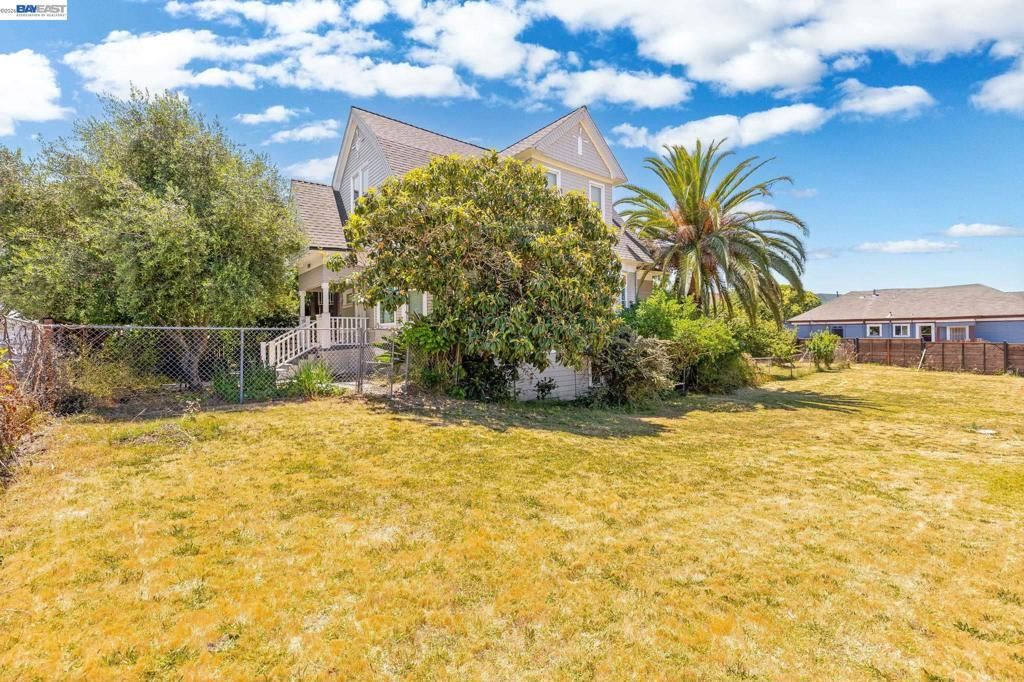 2207 E 21st St, Oakland
