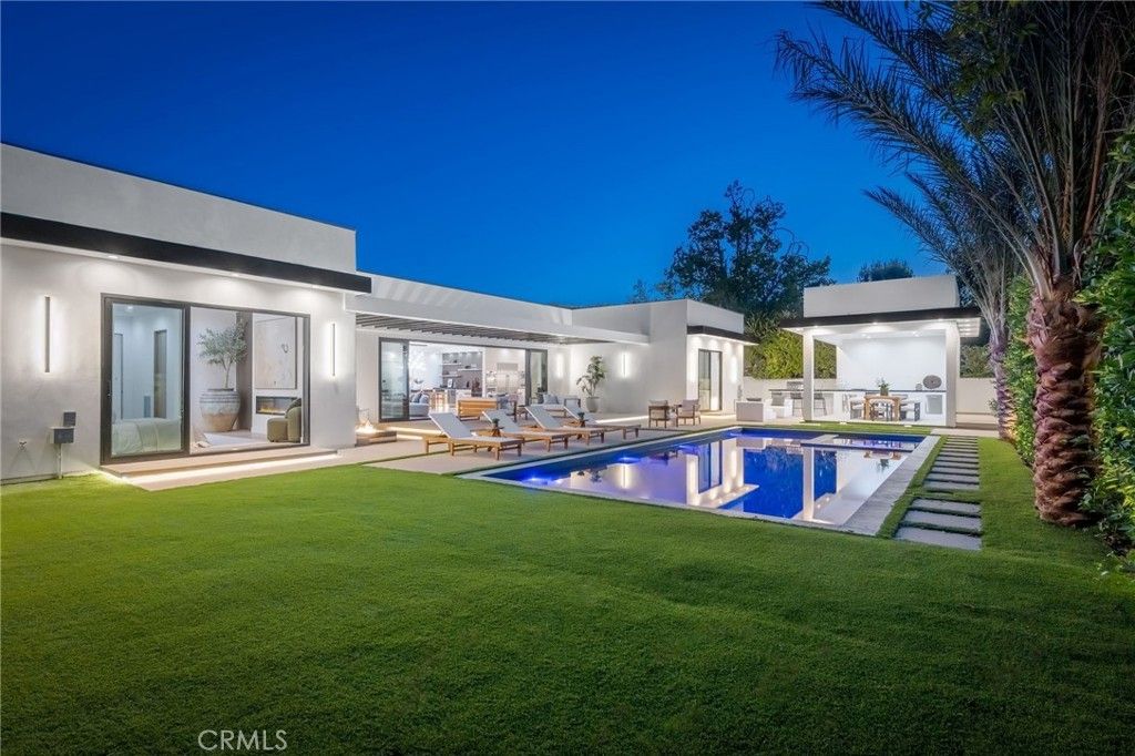 20703 Quedo Dr, Woodland Hills