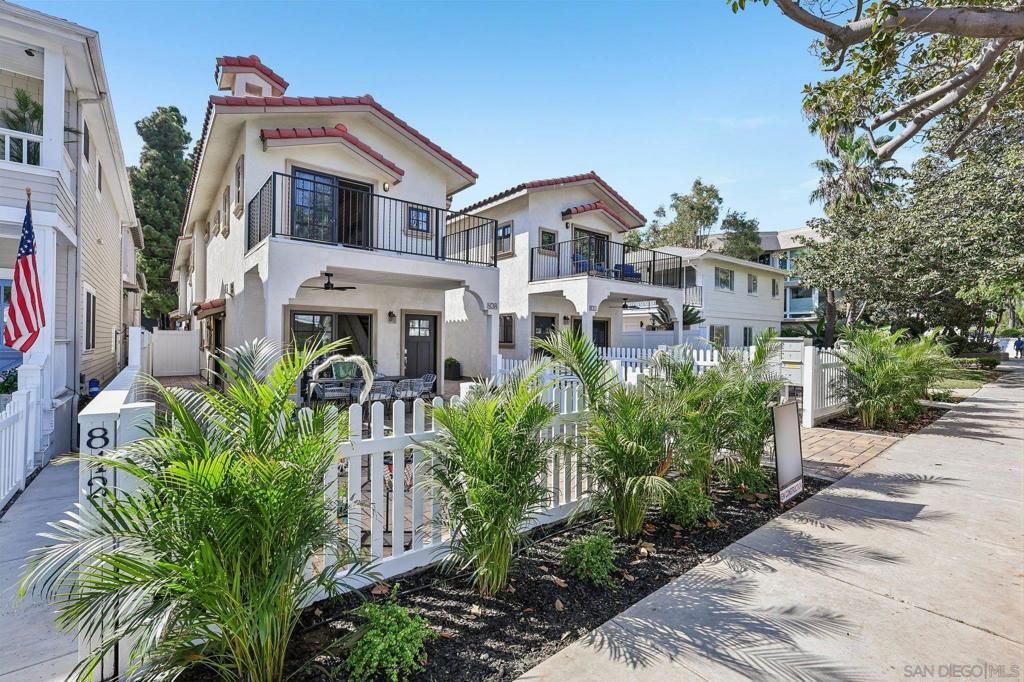 838 C Ave., Coronado