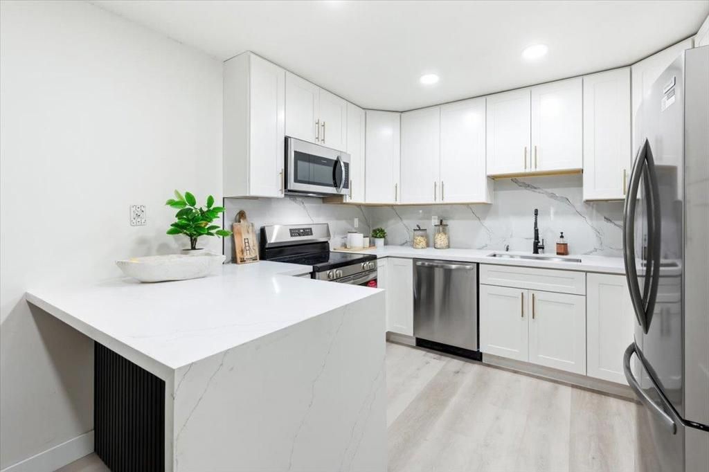 2700 Oak Road # 11, Walnut Creek