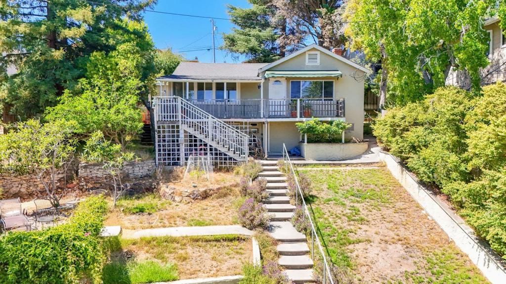2032 Lyon Avenue, Belmont