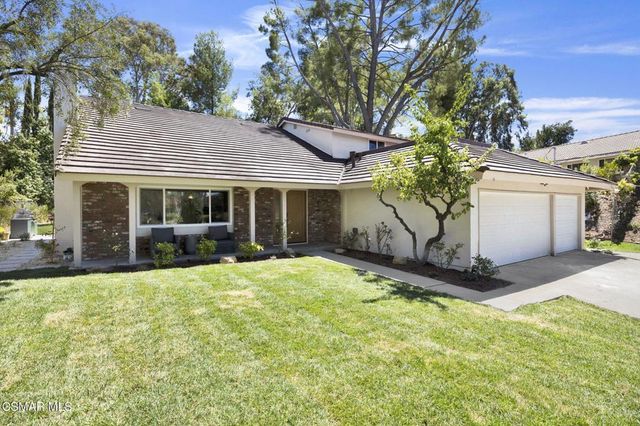 22460 Cairnloch Street, Calabasas