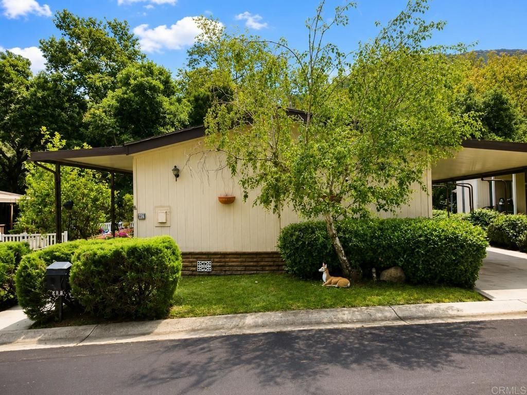 8975 Lawrence Welk Drive # 438, Escondido