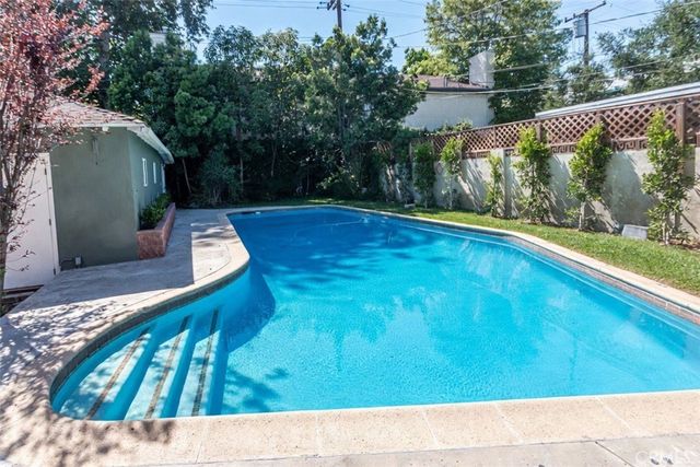 409 S Lamer Street, Burbank