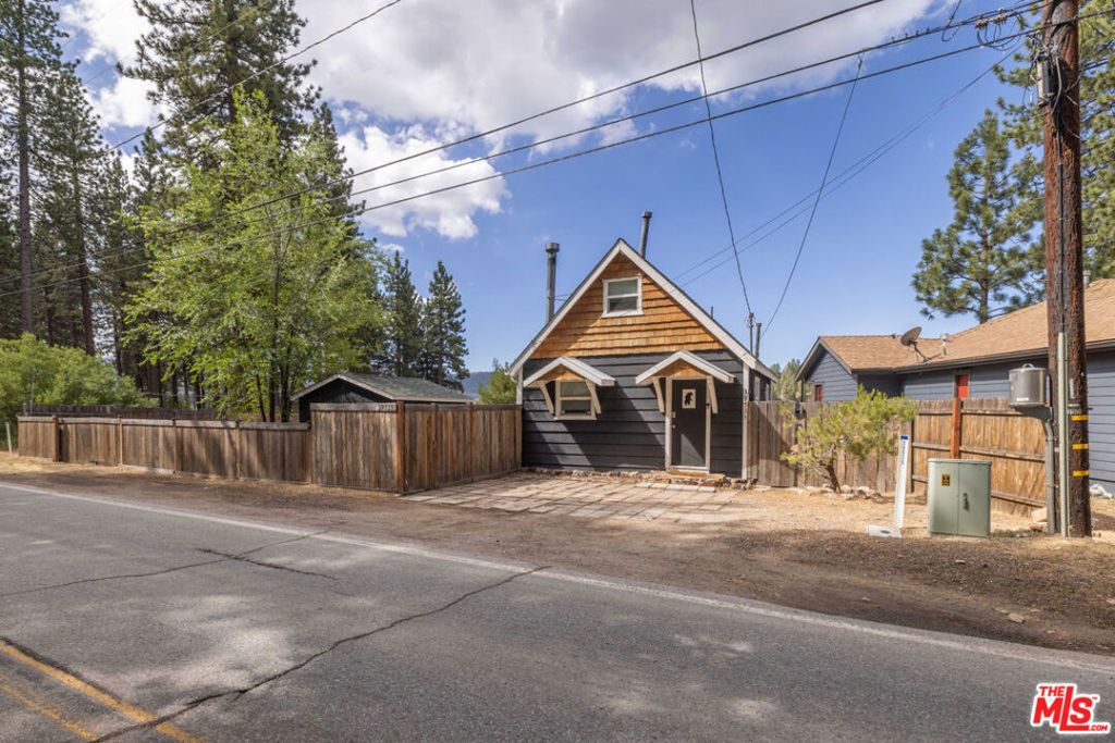 39535 N Shore Drive, Fawnskin