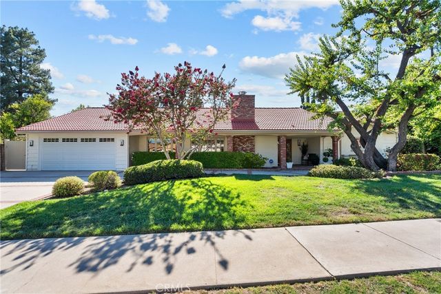10411 Oso Avenue, Chatsworth