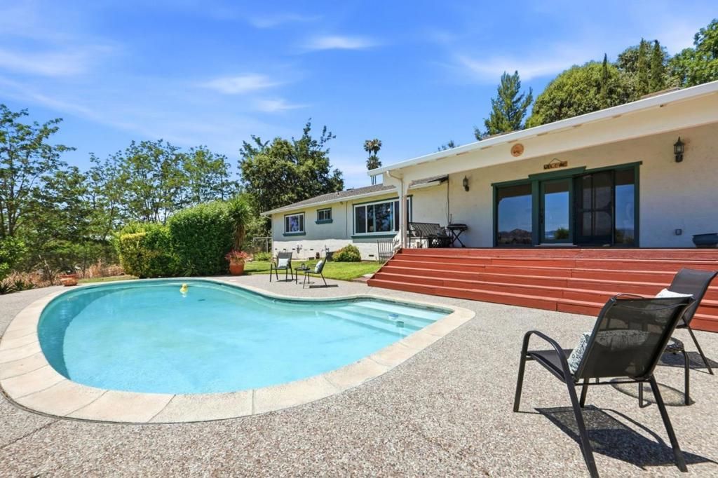 14160 Lesley Lane, San Martin