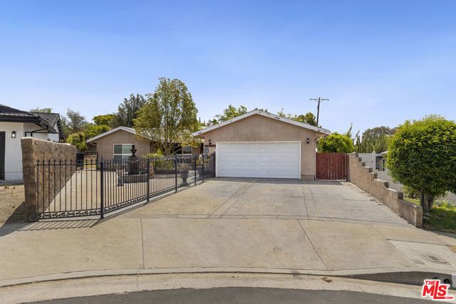 13930 Lakeside Street, Los Angeles