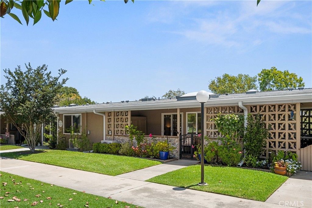 1521 Interlachen # 258i, Seal Beach
