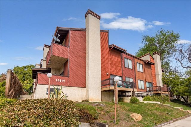 13819 Burbank Boulevard # 7, Van Nuys