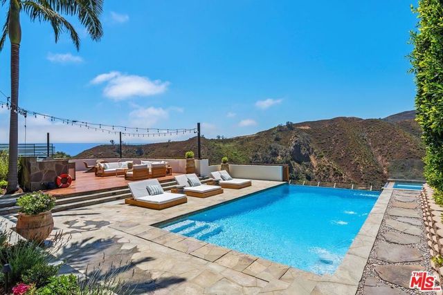 1535 Umeo Road, Los Angeles
