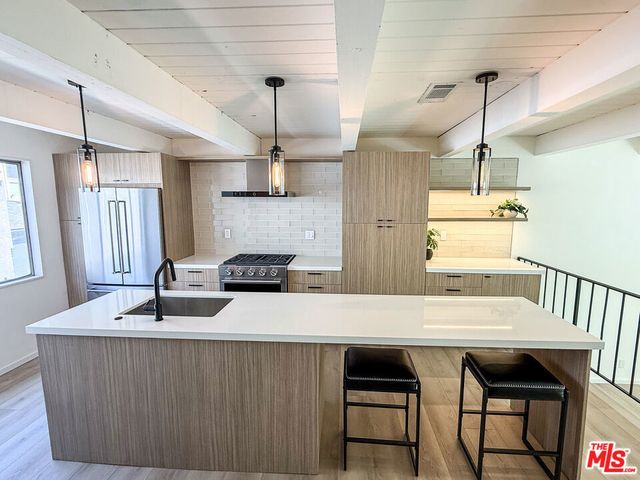 6639 Green Valley Circle, Culver City