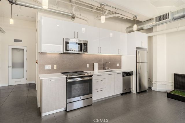 939 S Broadway #1001, Los Angeles