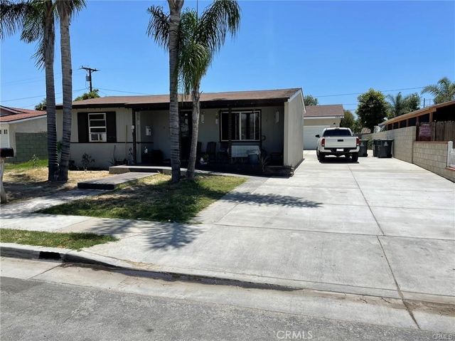 2302 W La Verne Avenue, Santa Ana